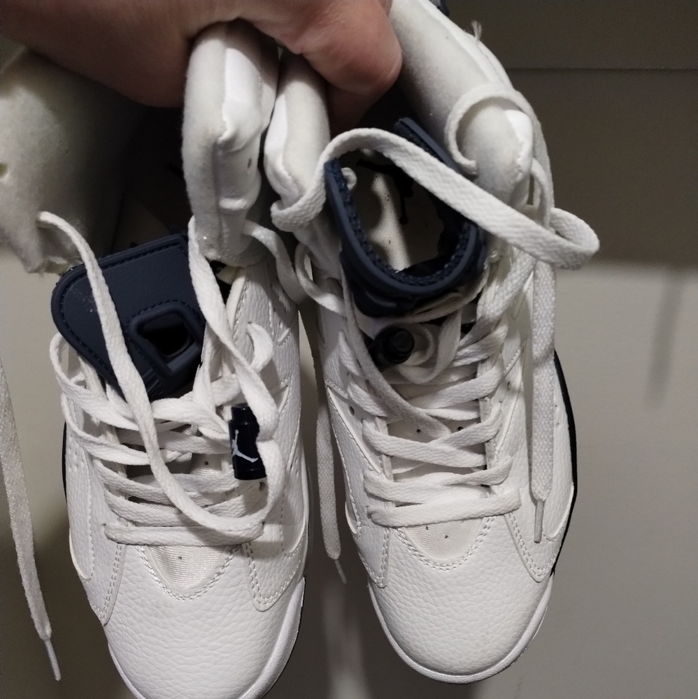 Jordans size 7
